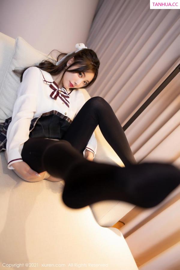 杨晨晨 sugar小甜心CC 校园女神杨晨晨 格子裙耀眼夺目第45张图片